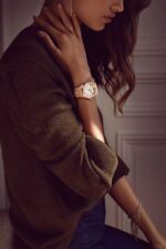 ⁦Audemars Piguet (Royal Oak) Watch For Women 77350SR.OO.1261SR.01⁩ - الصورة ⁦20⁩