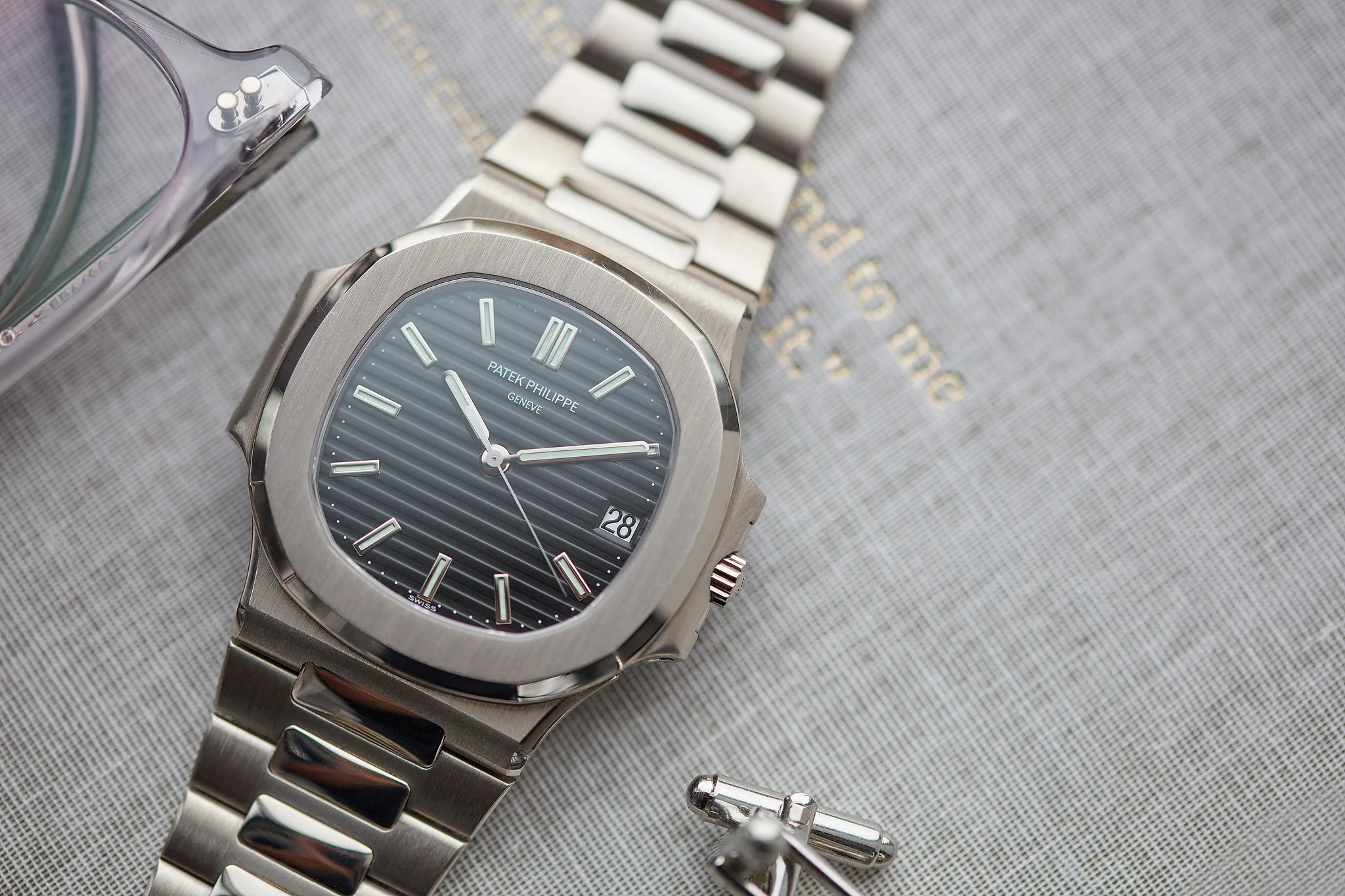 ⁦Patek Philippe Watch For Men 3711/1G-001⁩ - الصورة ⁦8⁩