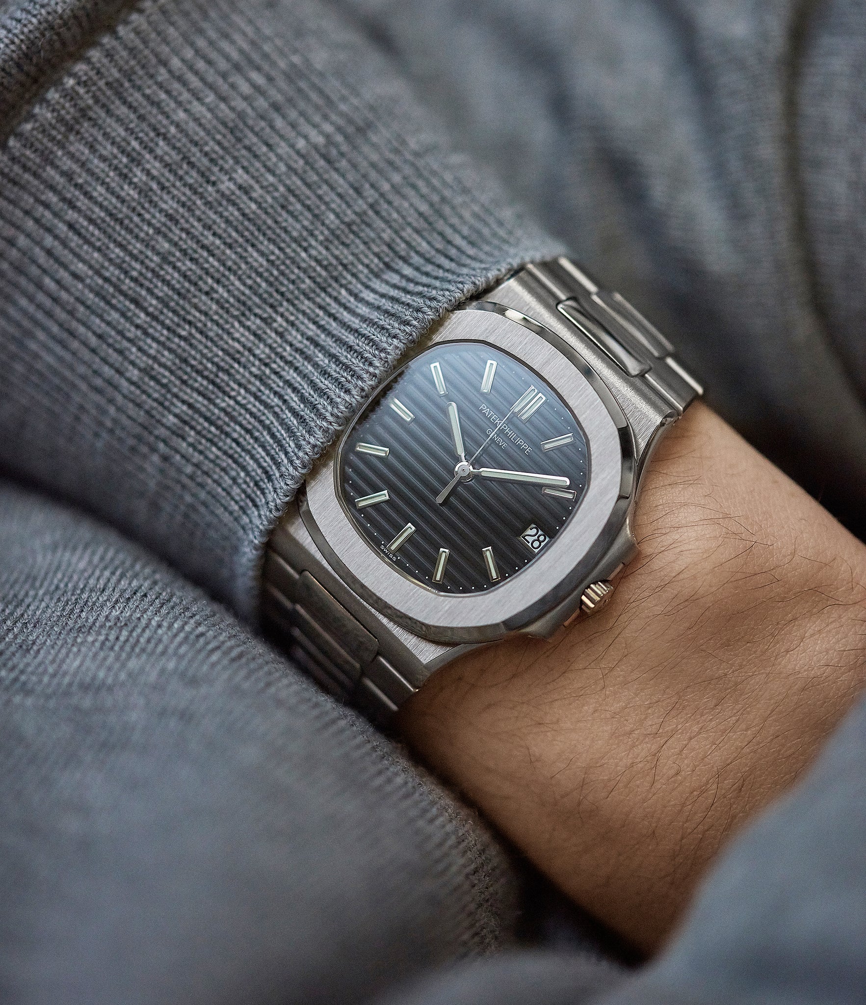 ⁦Patek Philippe Watch For Men 3711/1G-001⁩ - الصورة ⁦18⁩
