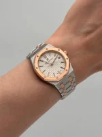 ⁦Audemars Piguet (Royal Oak) Watch For Women 77350SR.OO.1261SR.01⁩ - الصورة ⁦18⁩