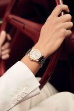 ⁦Audemars Piguet (Royal Oak) Watch For Women 77350SR.OO.1261SR.01⁩ - الصورة ⁦21⁩