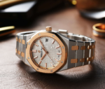 ⁦Audemars Piguet (Royal Oak) Watch For Women 77350SR.OO.1261SR.01⁩ - الصورة ⁦14⁩